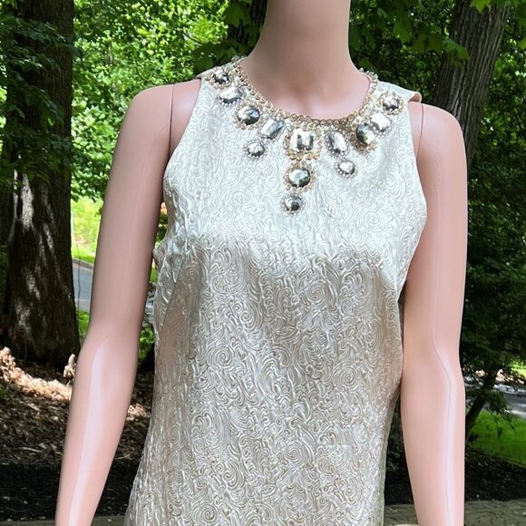 Maggy London Metallic Gold Dress w/ Distinctive Neckline & Raised Pattern size 6 - Picture 2 of 6